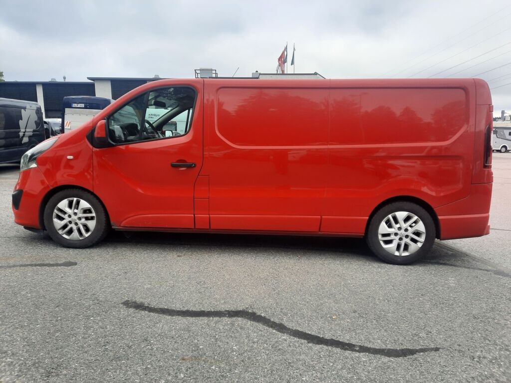 Opel Vivaro 2016 Punainen