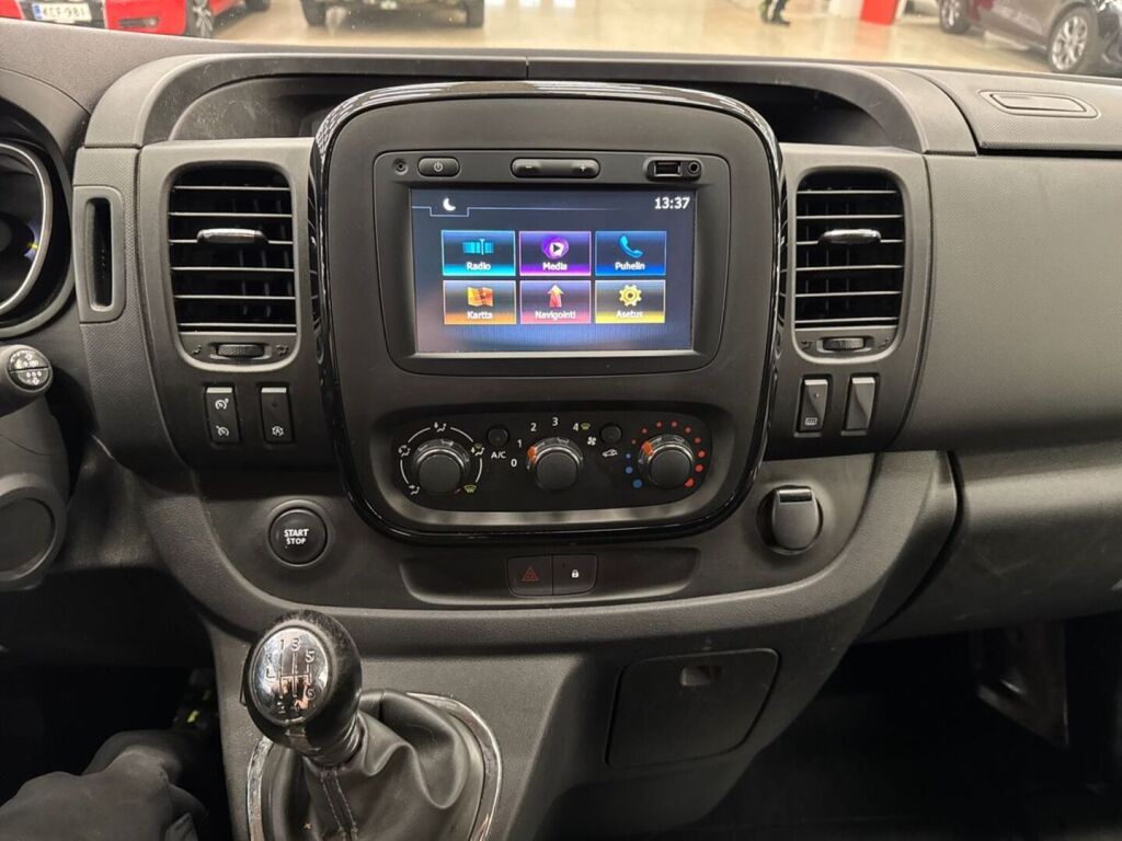 Opel Vivaro 2016 Punainen