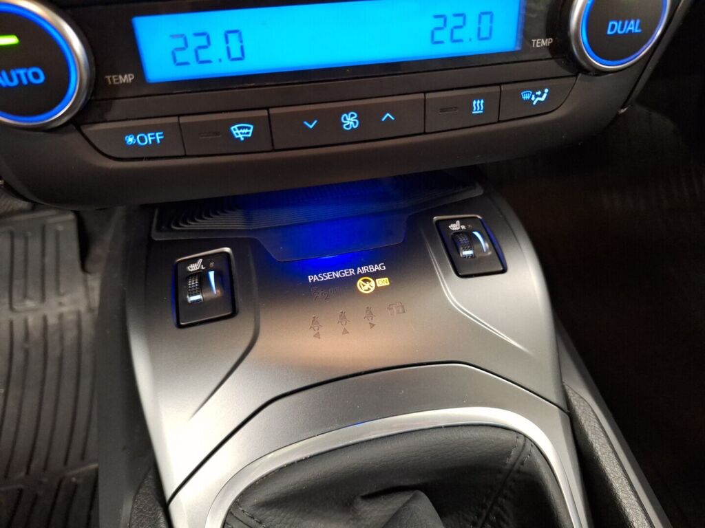 Toyota Avensis 2016 Harmaa