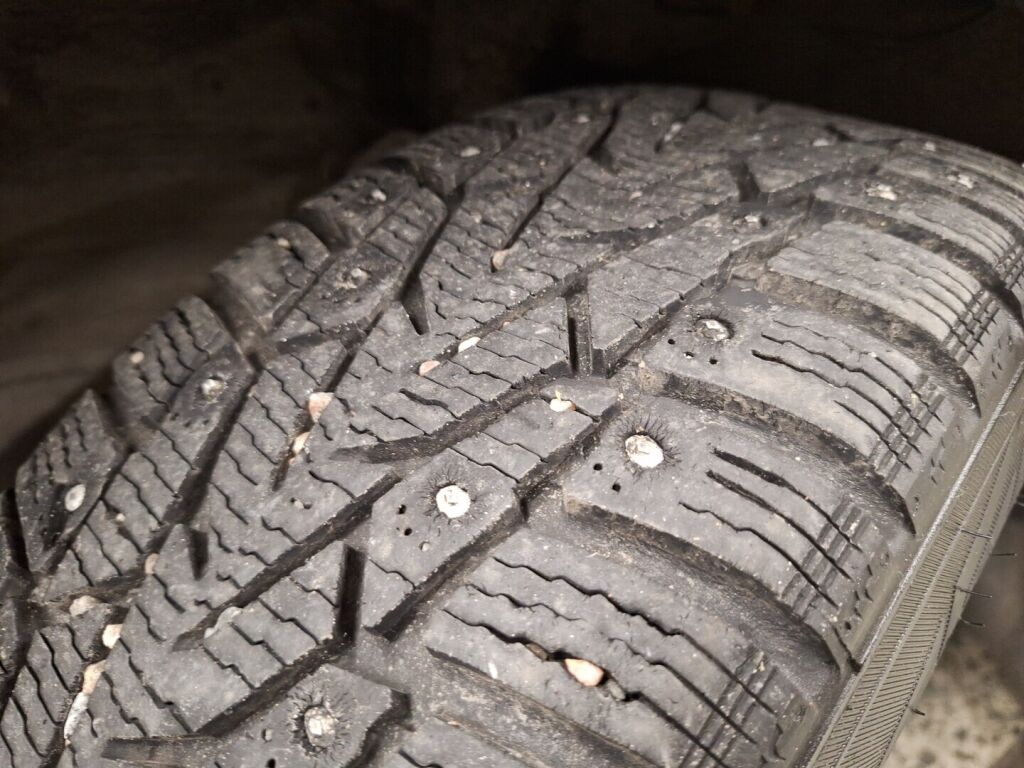 Toyota Avensis 2016 Harmaa