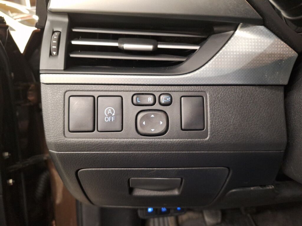 Toyota Avensis 2016 Harmaa