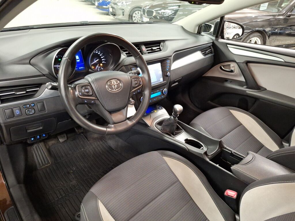 Toyota Avensis 2016 Harmaa