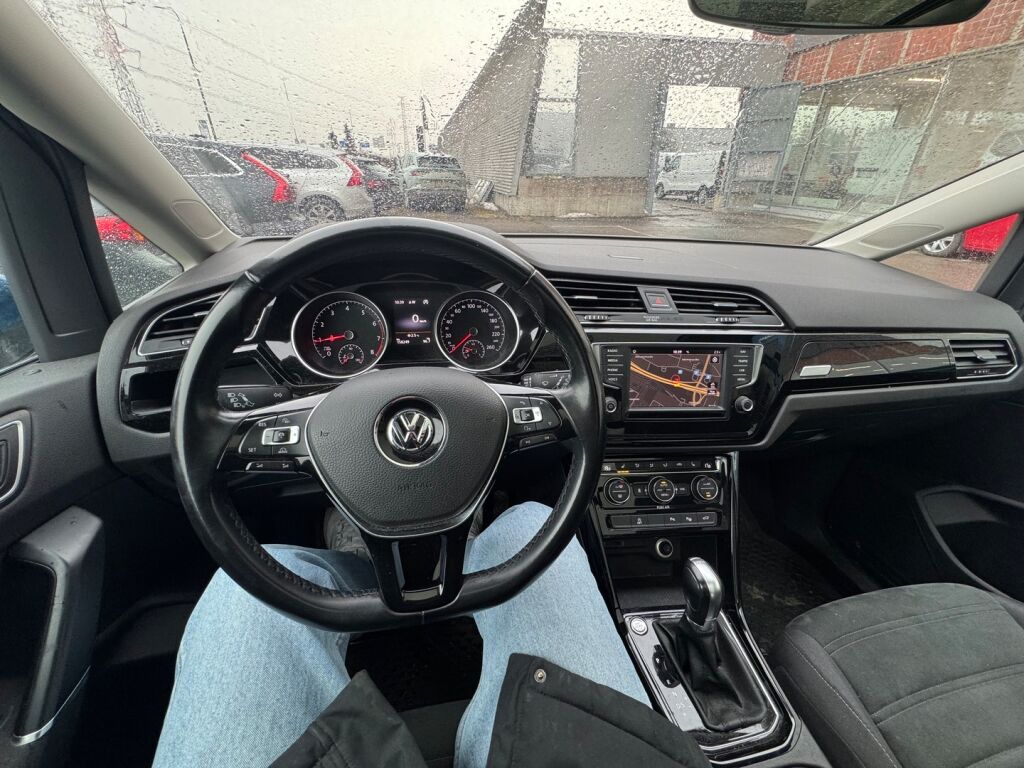 Volkswagen Touran 2016 Vihreä