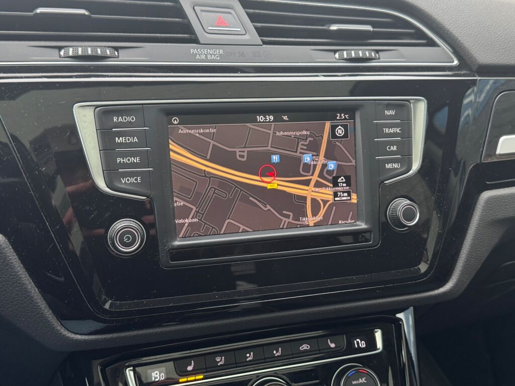 Volkswagen Touran 2016 Vihreä