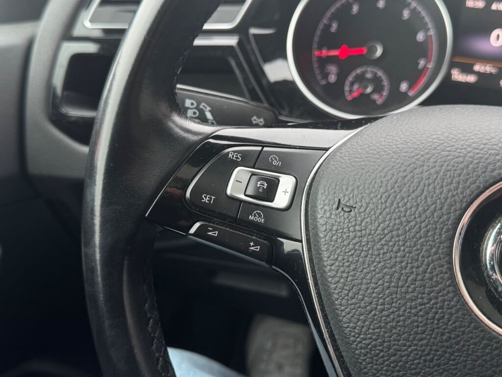 Volkswagen Touran 2016 Vihreä