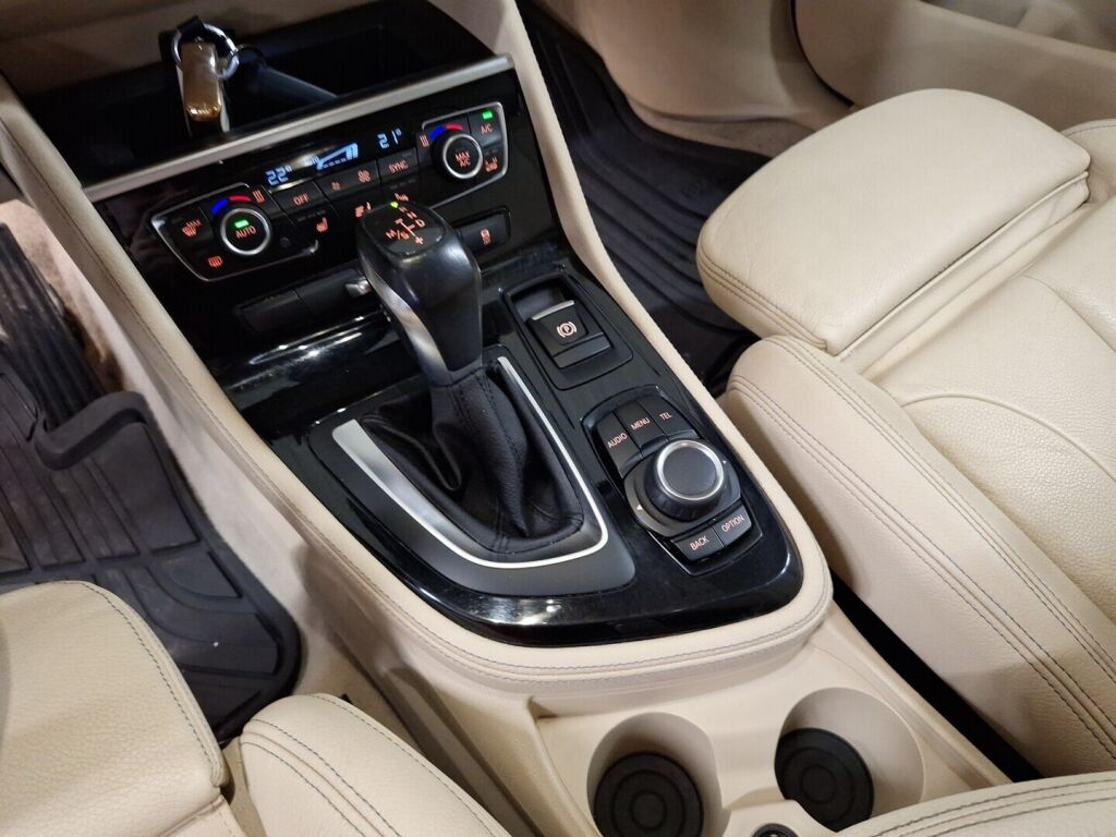 BMW 218 2016 Sininen