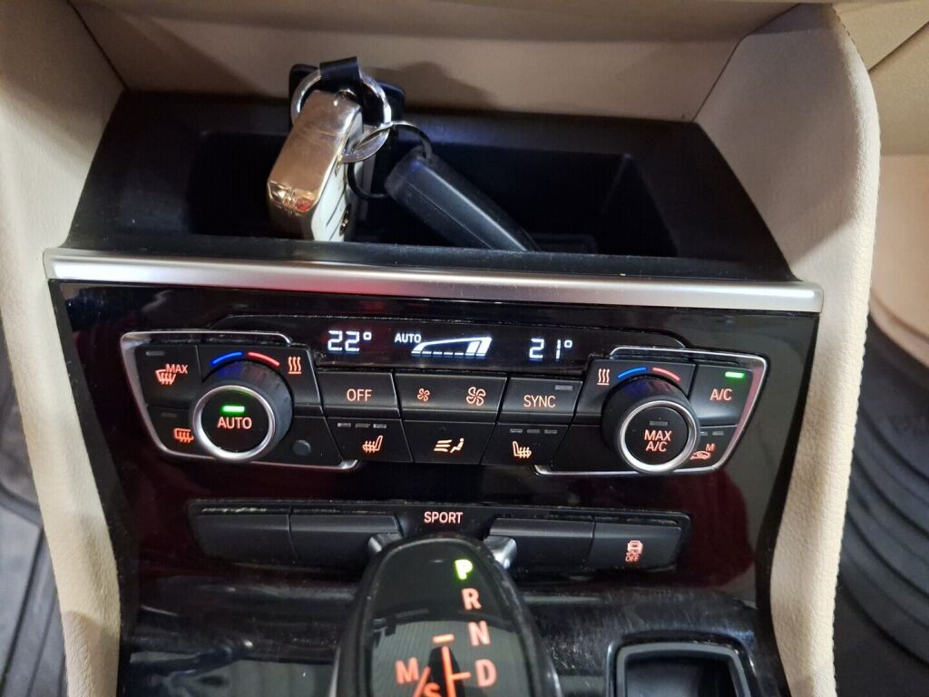 BMW 218 2016 Sininen