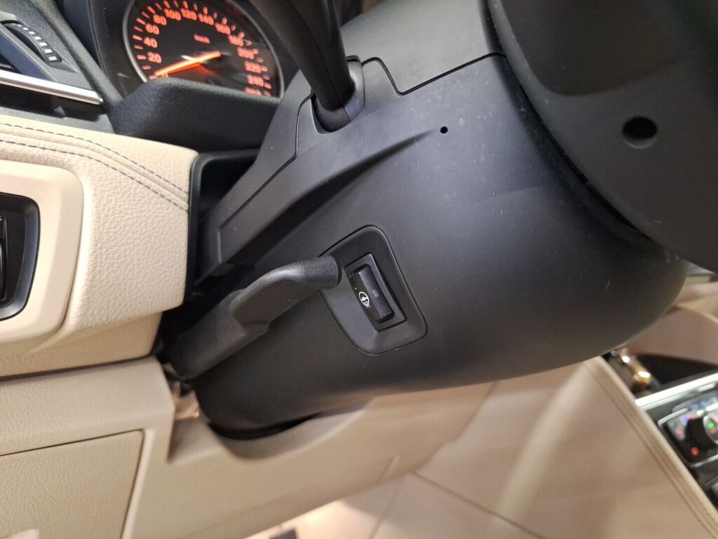 BMW 218 2016 Sininen