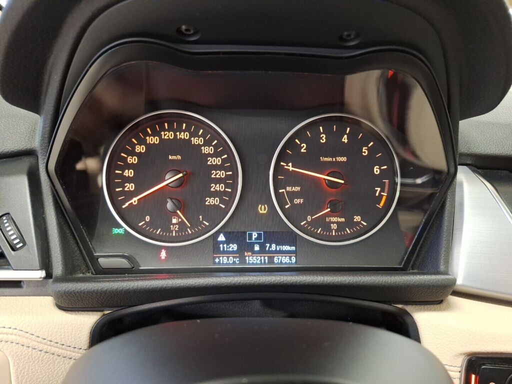 BMW 218 2016 Sininen