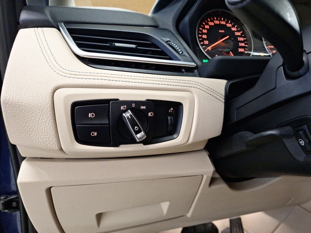 BMW 218 2016 Sininen