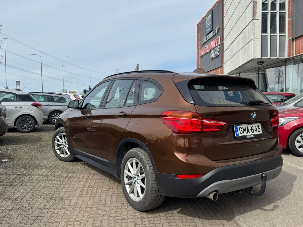 BMW X1 2016 Ruskea (beige)