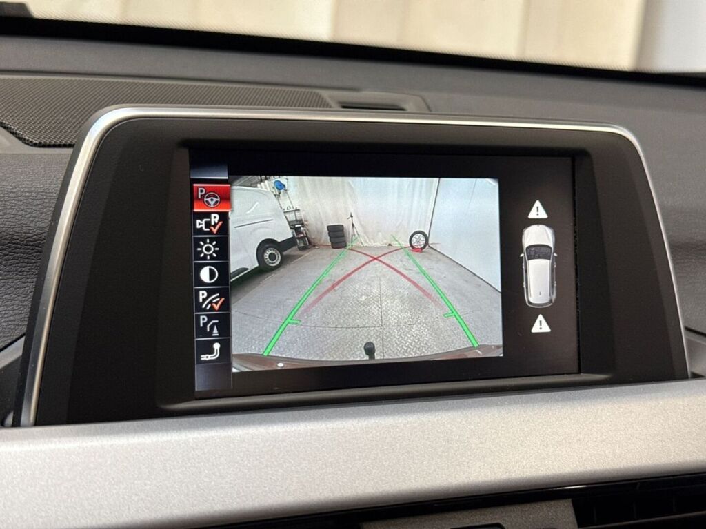 BMW X1 2016 Ruskea (beige)