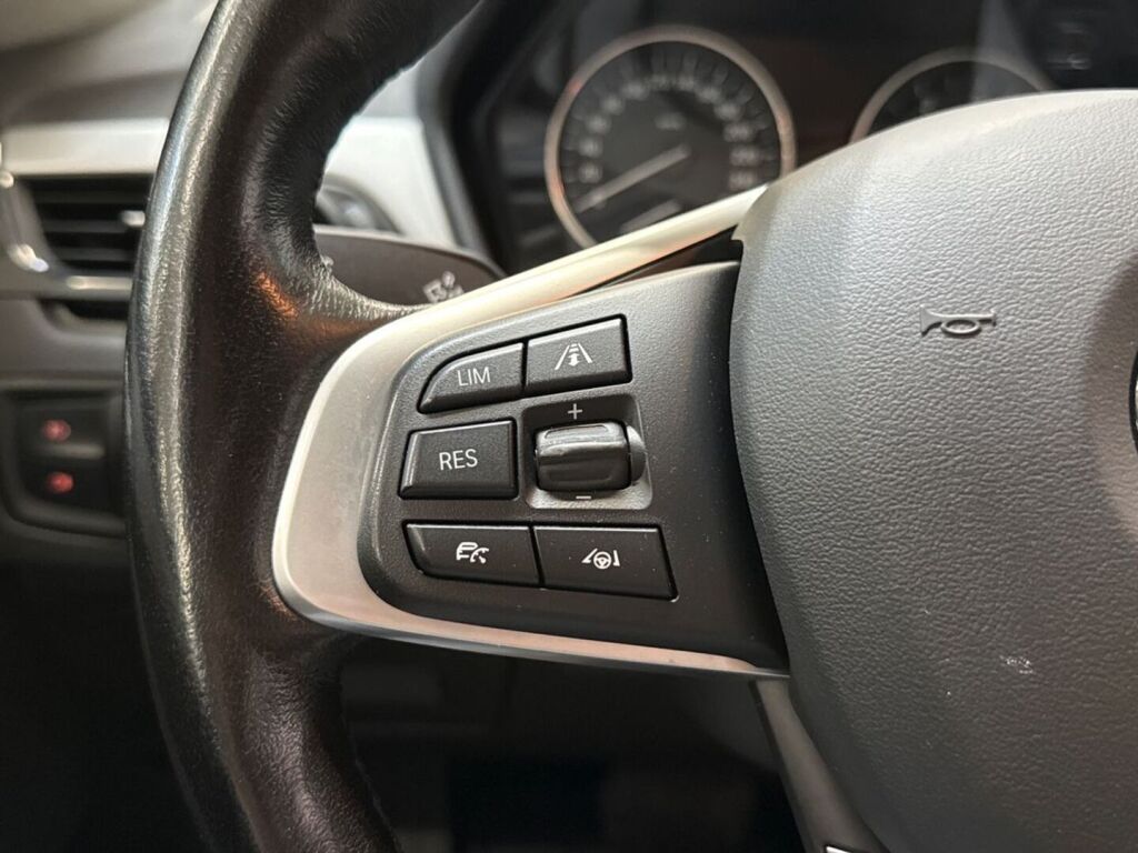 BMW X1 2016 Ruskea (beige)