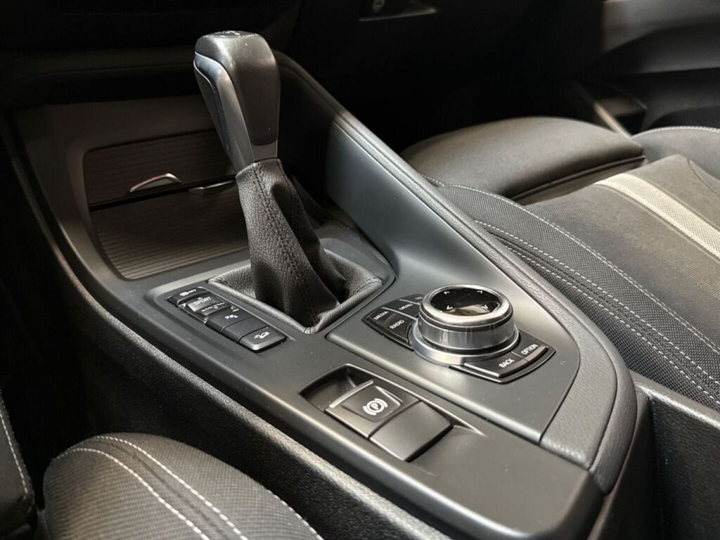 BMW X1 2016 Ruskea (beige)