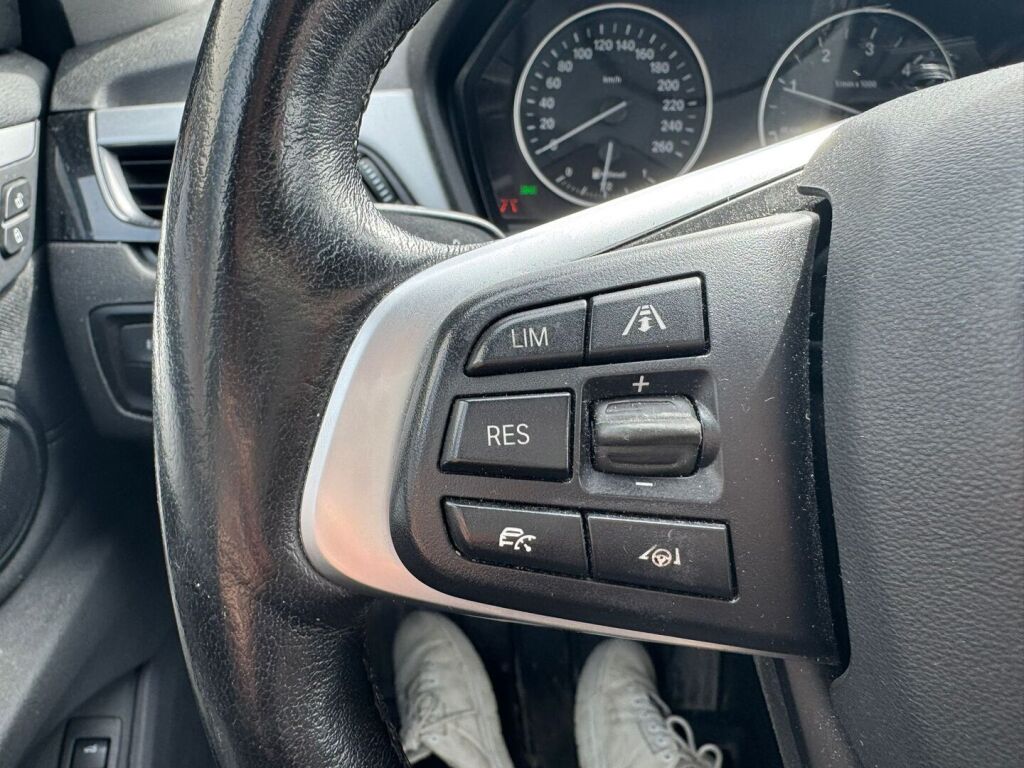 BMW X1 2016 Ruskea (beige)