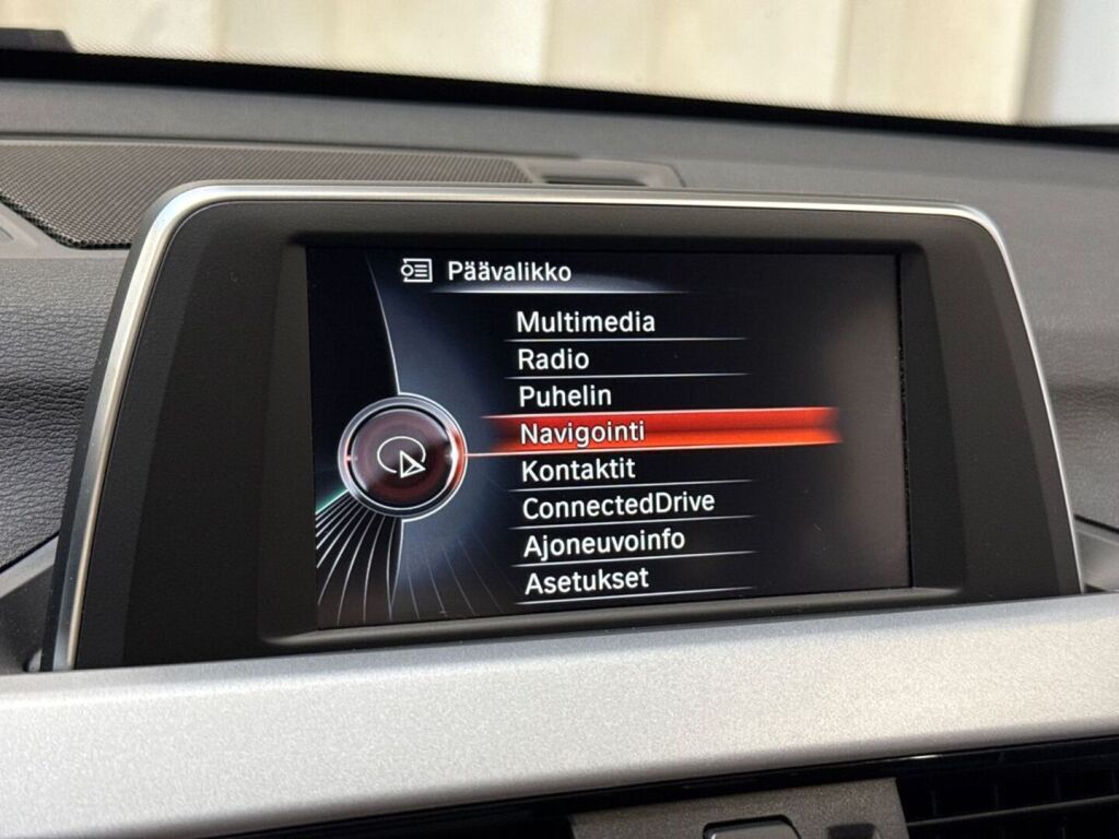 BMW X1 2016 Ruskea (beige)