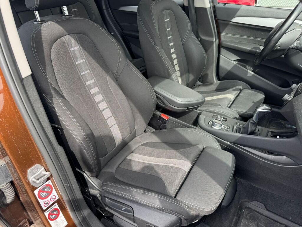 BMW X1 2016 Ruskea (beige)