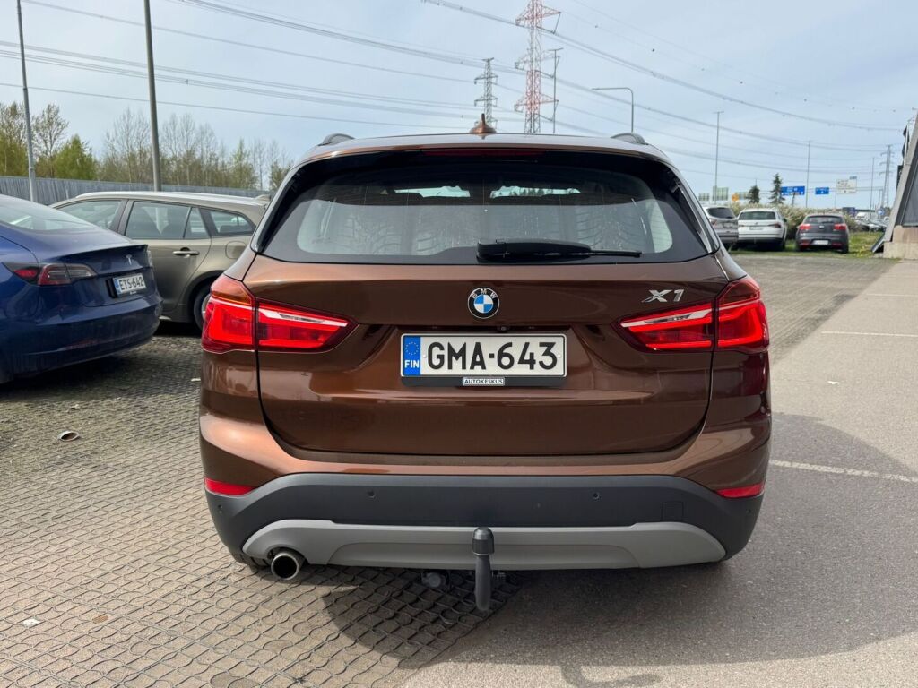 BMW X1 2016 Ruskea (beige)
