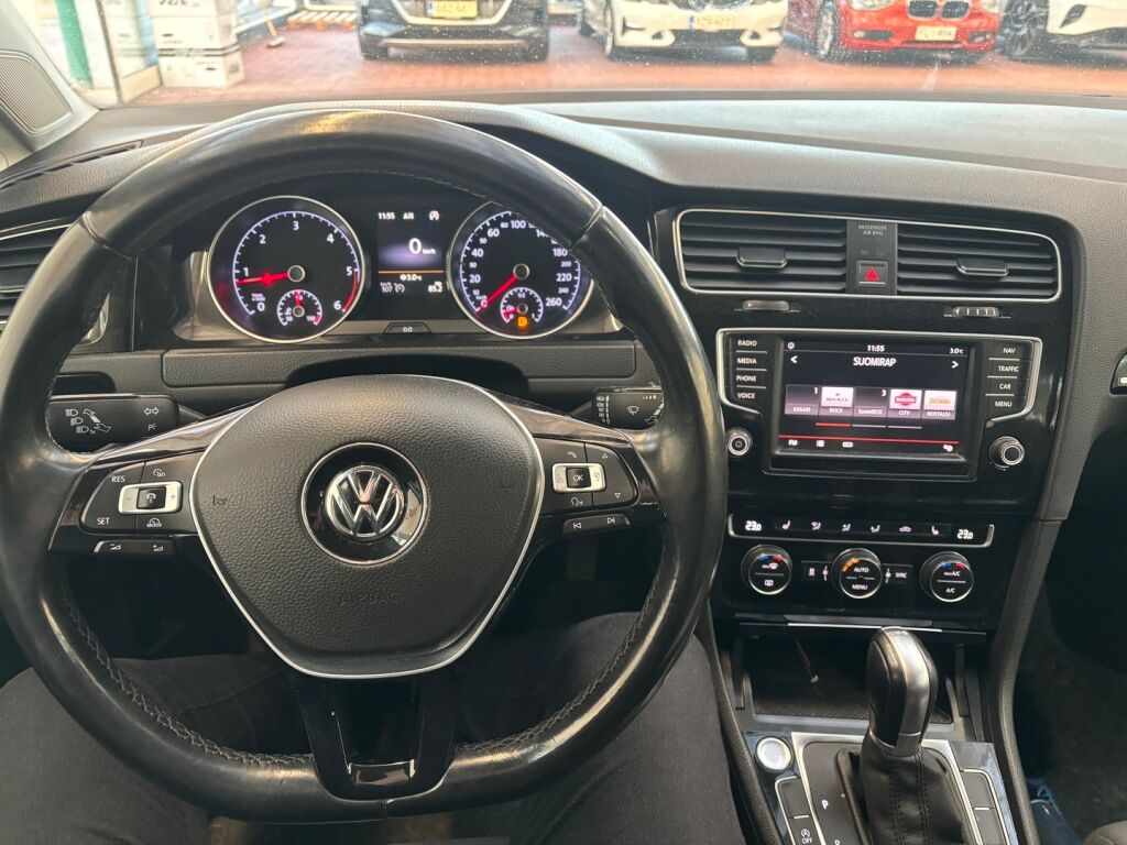 Volkswagen Golf 2016 Valkoinen