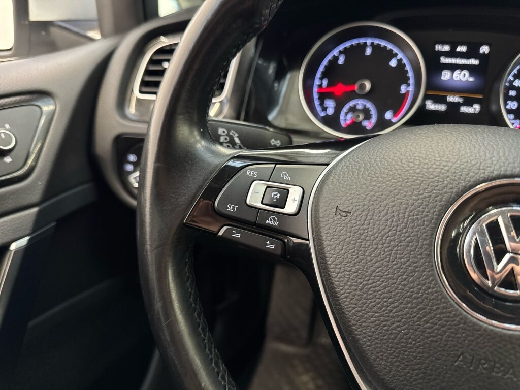 Volkswagen Golf 2016 Valkoinen