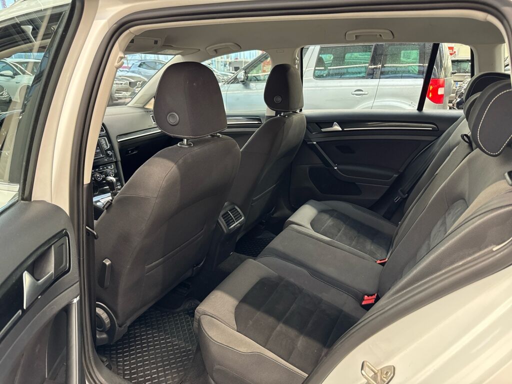 Volkswagen Golf 2016 Valkoinen