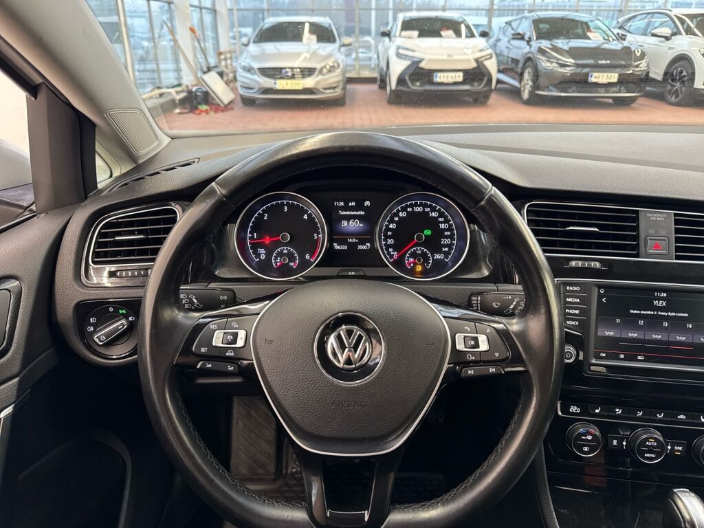 Volkswagen Golf 2016 Valkoinen
