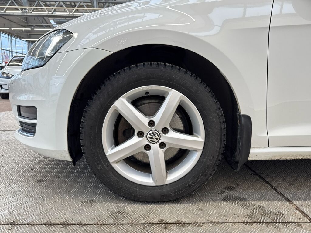 Volkswagen Golf 2016 Valkoinen