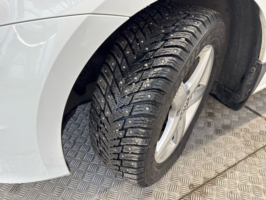 Volkswagen Golf 2016 Valkoinen