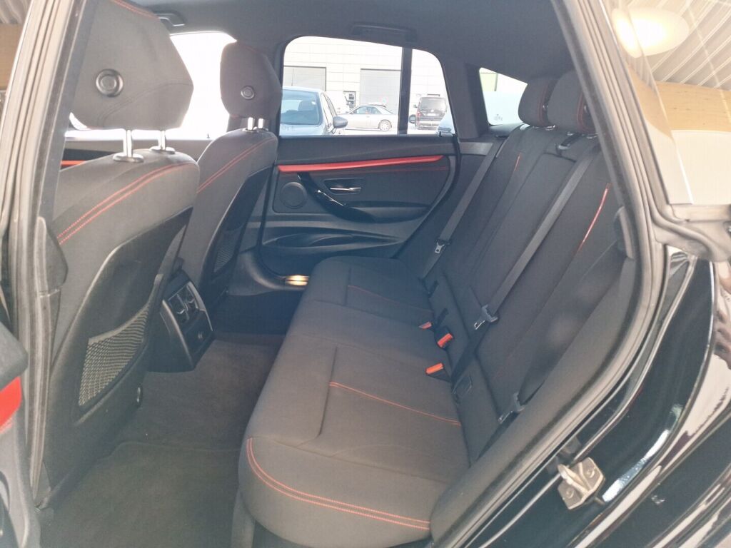 BMW 320 Gran Turismo 2016 Musta