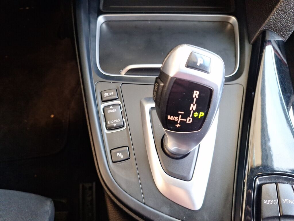 BMW 320 Gran Turismo 2016 Musta