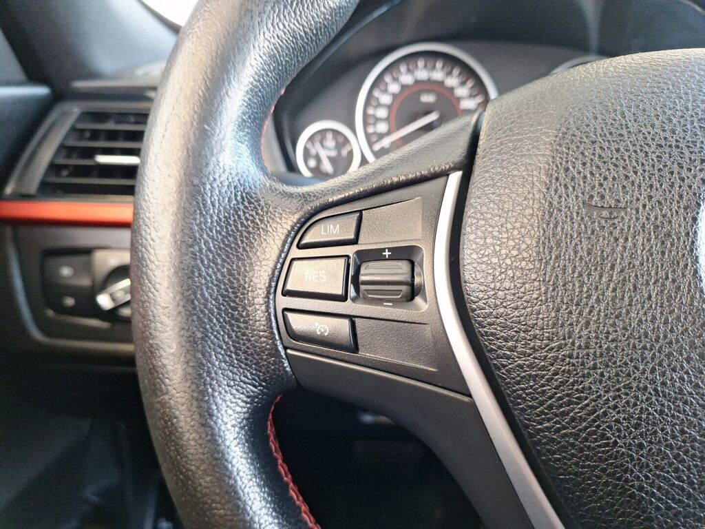 BMW 320 Gran Turismo 2016 Musta