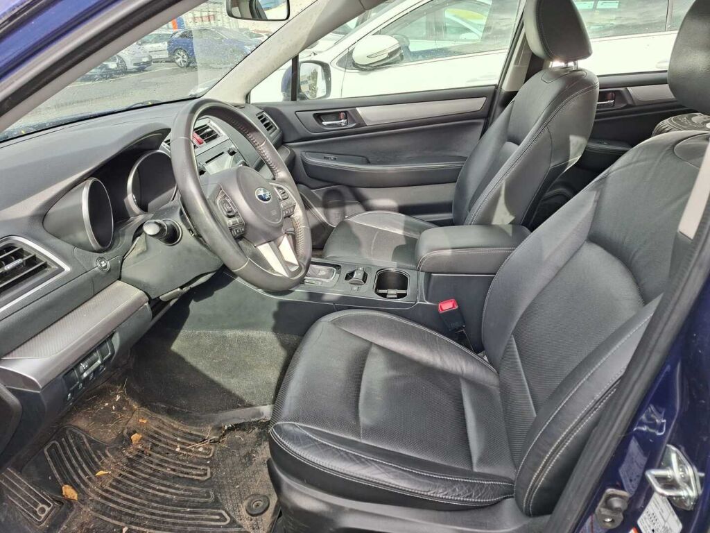 Subaru Outback 2016 Sininen