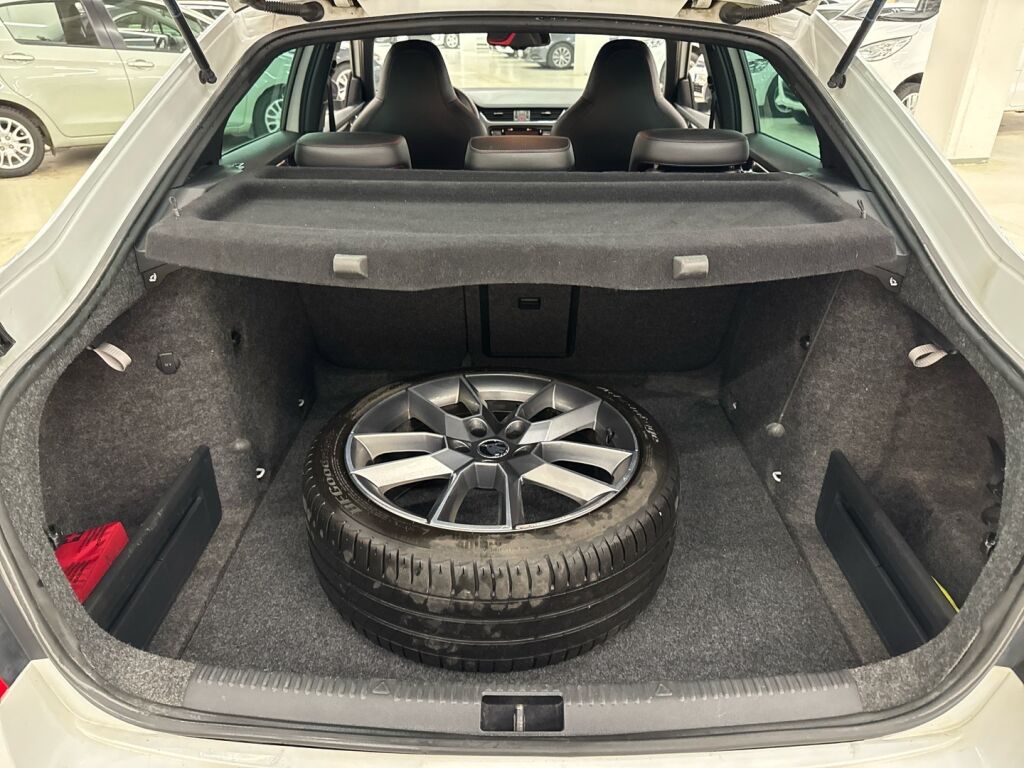 Skoda Octavia 2016 Valkoinen