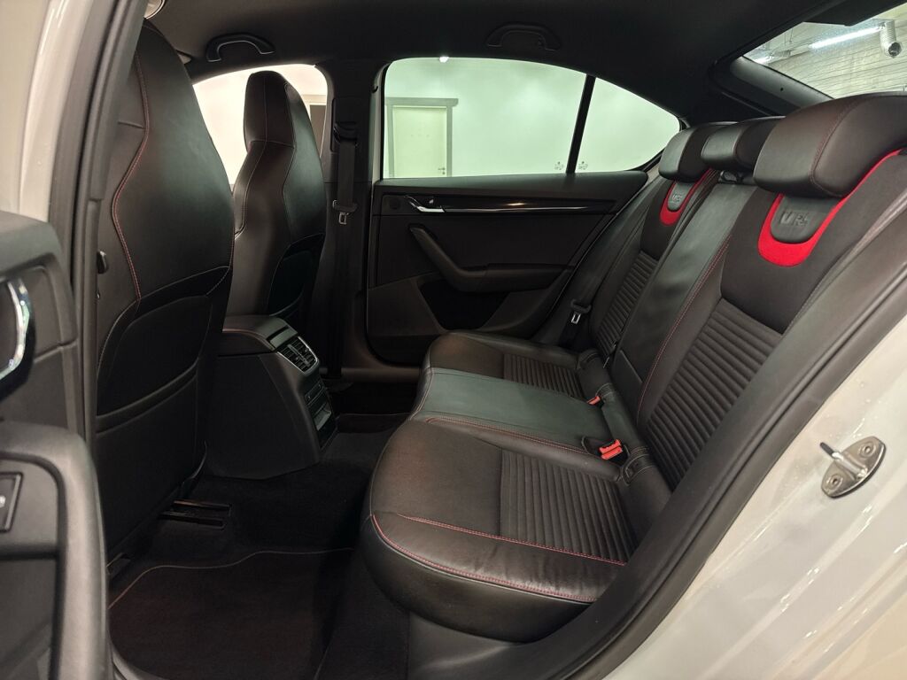 Skoda Octavia 2016 Valkoinen