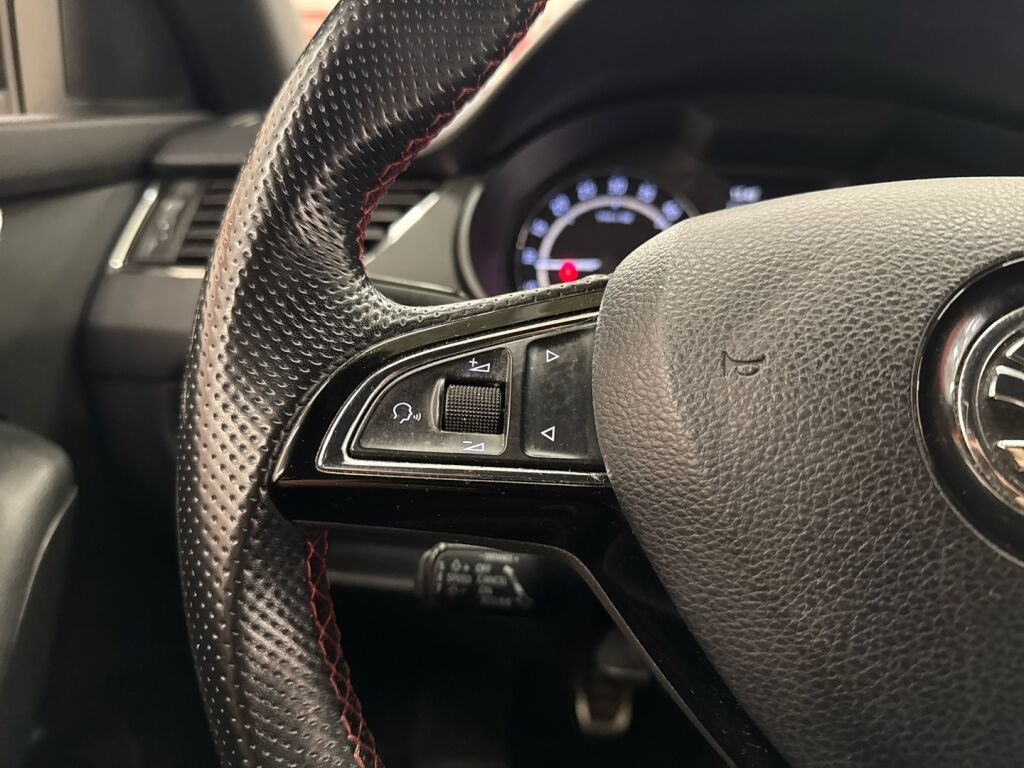 Skoda Octavia 2016 Valkoinen