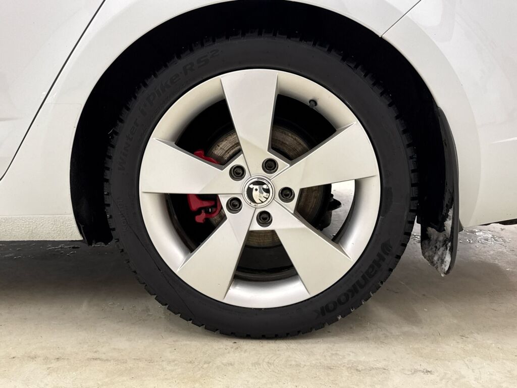 Skoda Octavia 2016 Valkoinen