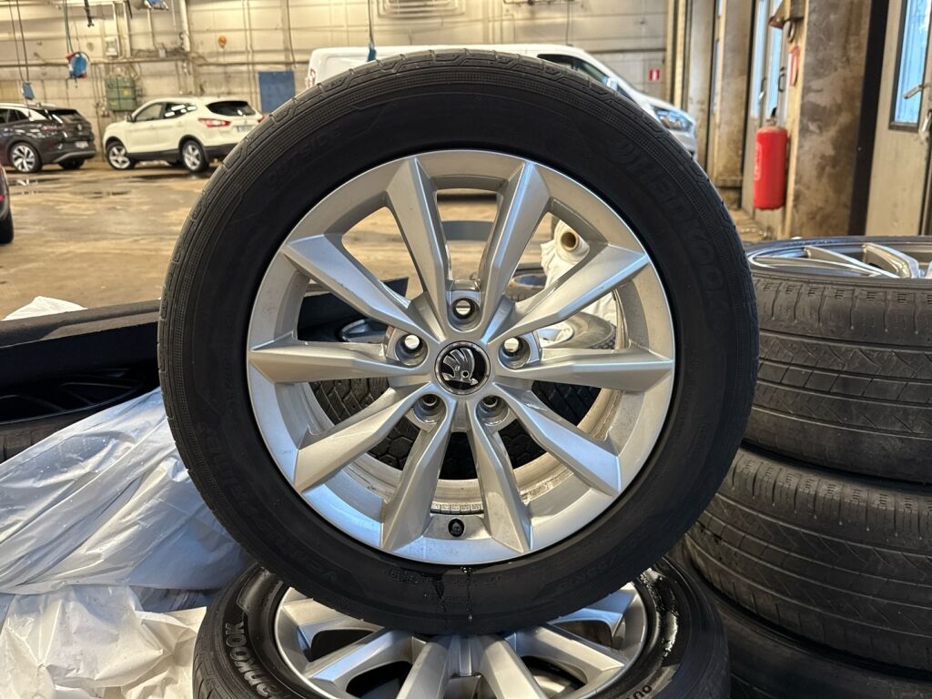 Skoda Octavia 2016 Sininen