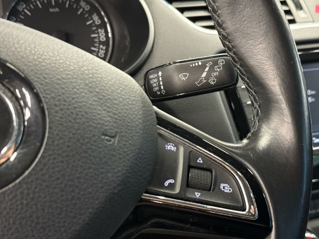 Skoda Octavia 2016 Sininen