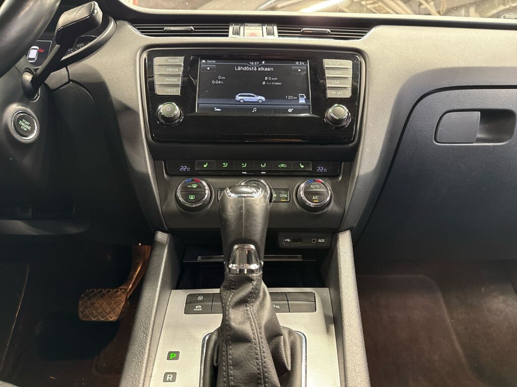 Skoda Octavia 2016 Sininen