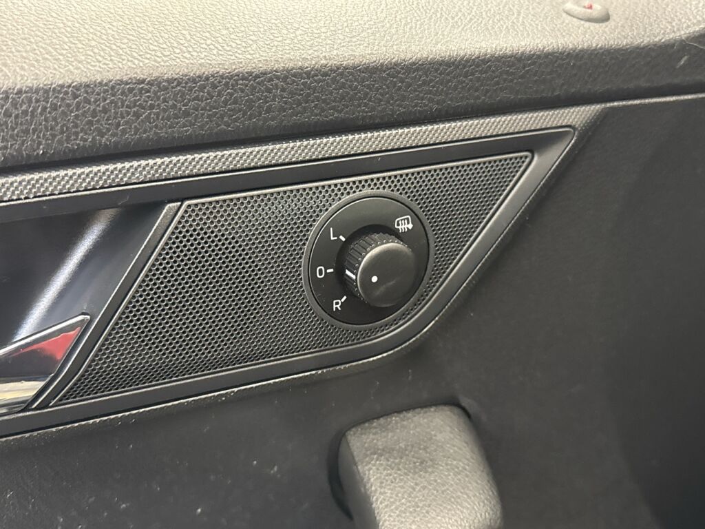 Skoda Fabia 2016 Sininen