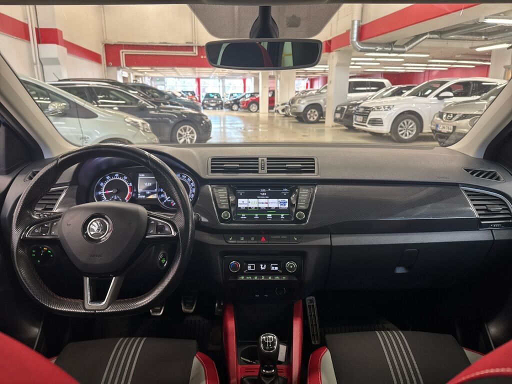 Skoda Fabia 2016 Sininen