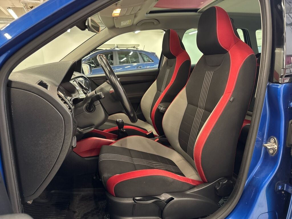 Skoda Fabia 2016 Sininen