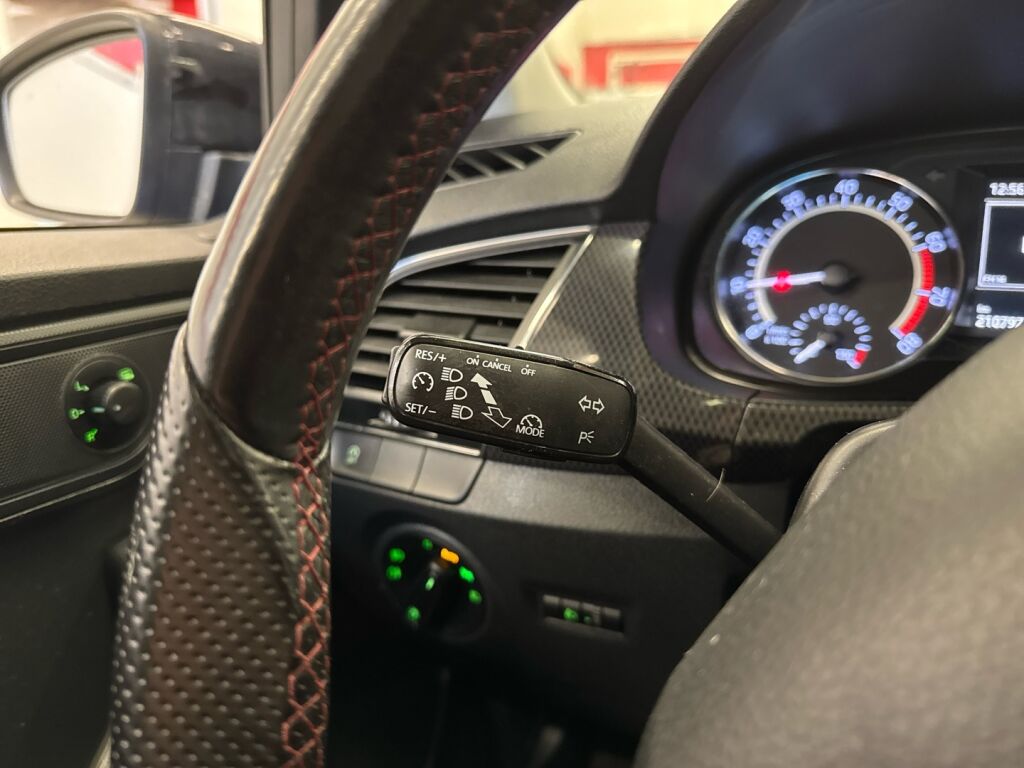 Skoda Fabia 2016 Sininen