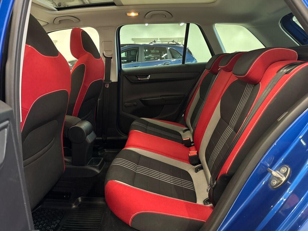 Skoda Fabia 2016 Sininen