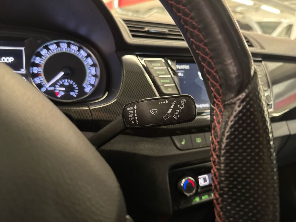 Skoda Fabia 2016 Sininen