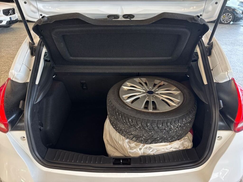 Ford Focus 2016 Valkoinen