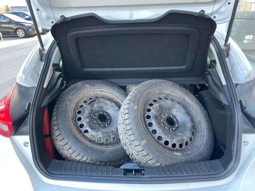 Ford Focus 2016 Frozen White