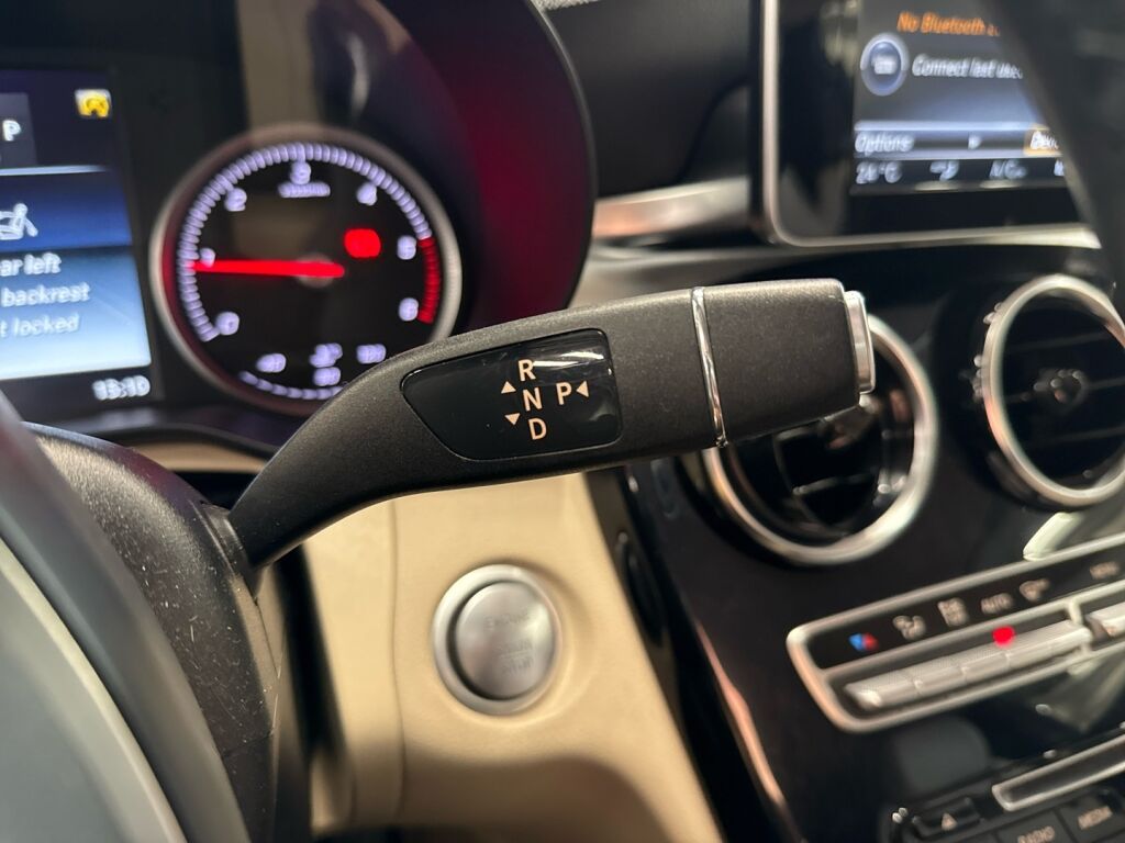 Mercedes-Benz C 2016 Punainen