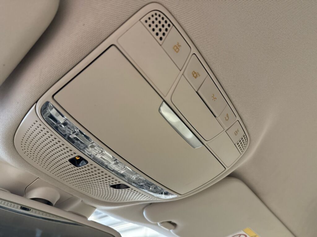 Mercedes-Benz C 2016 Punainen