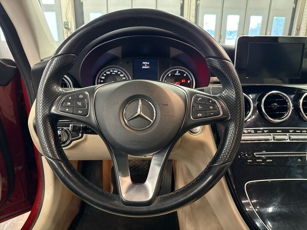 Mercedes-Benz C 2016 Punainen